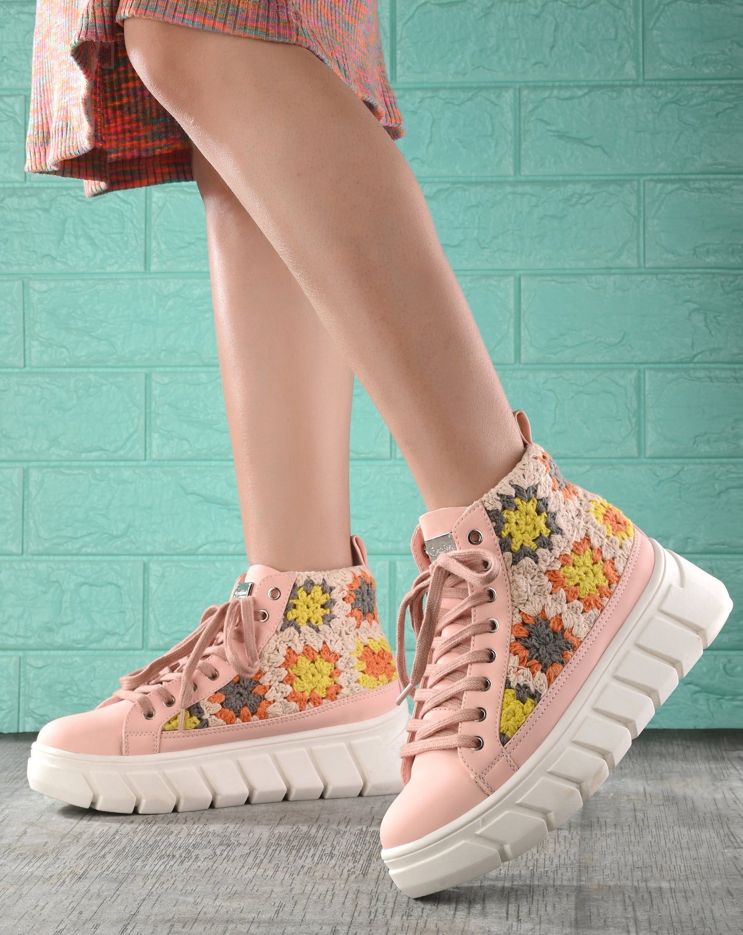 Women's Senorita Pink Pu Floral Crochet Sneakers