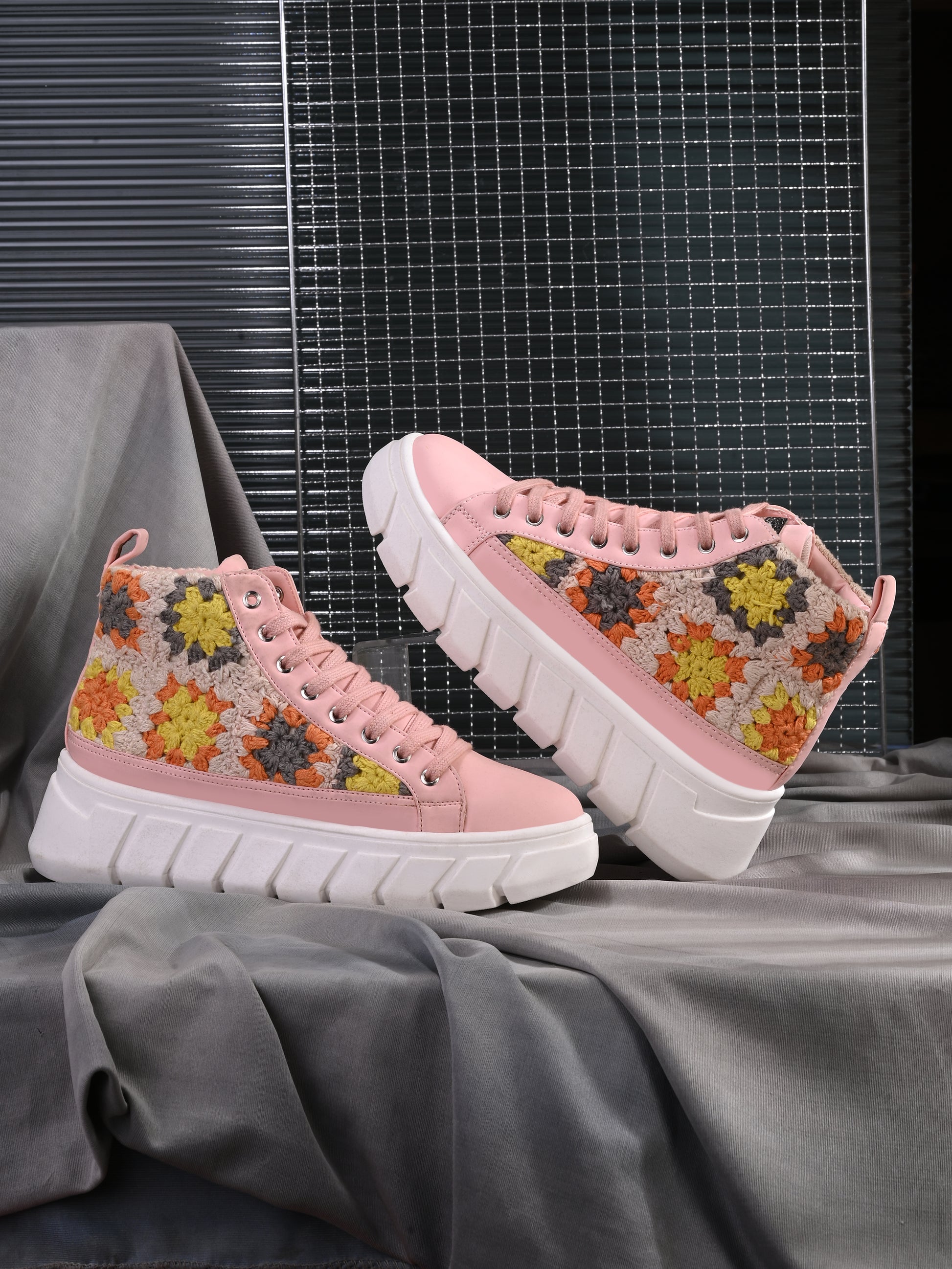 Women's Senorita Pink Pu Floral Crochet Sneakers